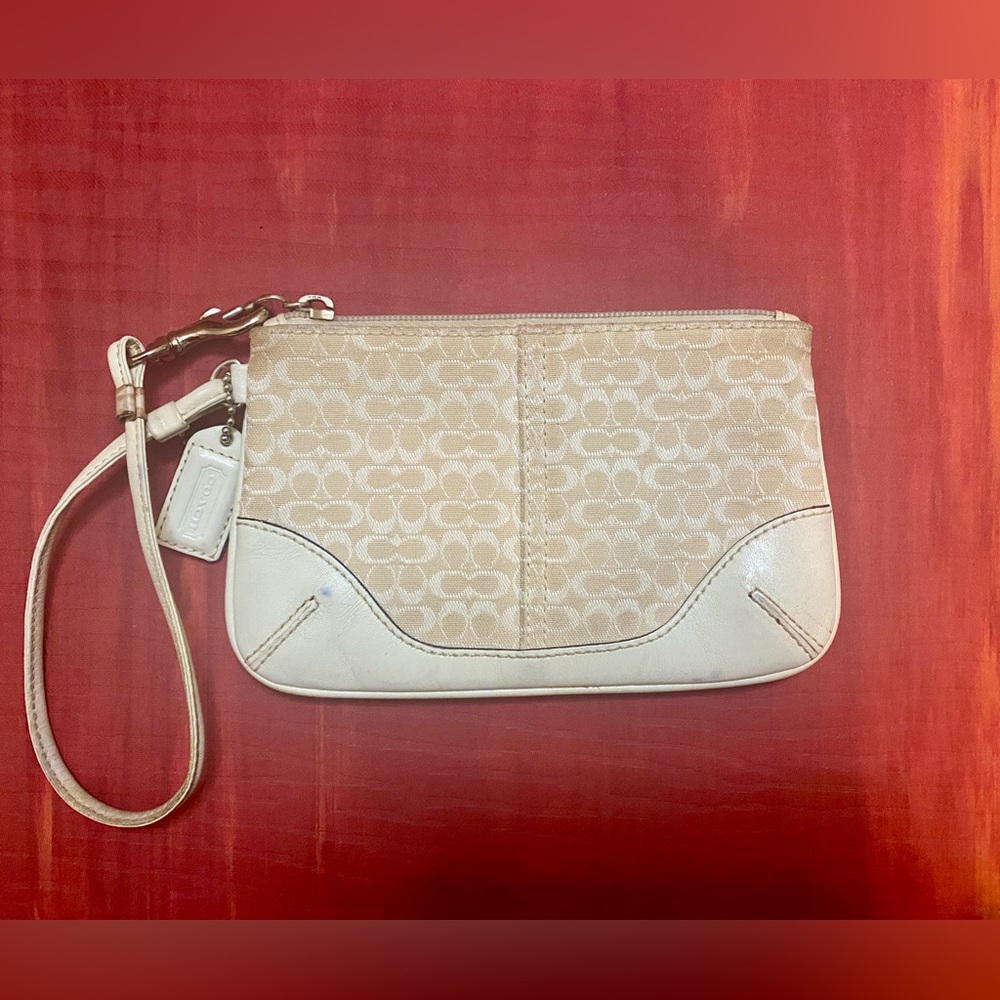 Classic Coach Signature Canvas Wristlet - Cream and White - Picture 2 of 3